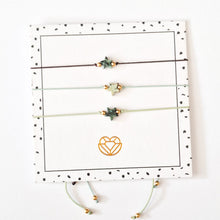 Load image into Gallery viewer, Bracelet Single String with Single Shell &amp; Gemstone
