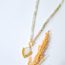Load image into Gallery viewer, Necklace Knot Big Stone
