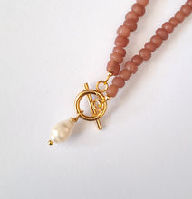 Load image into Gallery viewer, Choker Bead and Pearl
