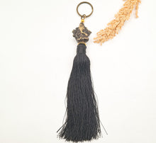 Load image into Gallery viewer, Keychain Tassel Ganesha
