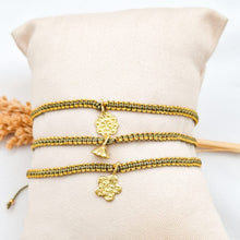 Load image into Gallery viewer, Bracelet Simple Macrame Golden Charm
