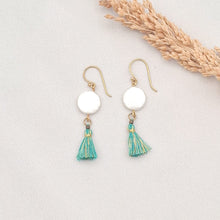 Load image into Gallery viewer, Earring Full Moon Tassel
