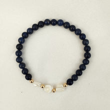 Load image into Gallery viewer, Bracelet Gemstone Triple Heart Shell
