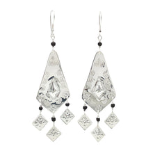 Load image into Gallery viewer, Earring Tribal
