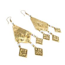 Load image into Gallery viewer, Earring Tribal

