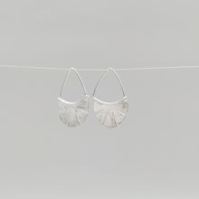 Load image into Gallery viewer, Earring Flower Fan Hoop Minimalist
