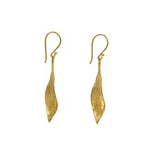 Load image into Gallery viewer, Earring Gone With The Wind
