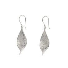Load image into Gallery viewer, Earring Gone With The Wind
