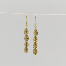 Load image into Gallery viewer, Earring Hook Mini Leafs
