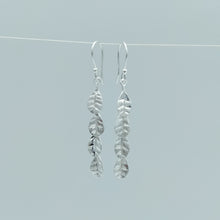 Load image into Gallery viewer, Earring Hook Mini Leafs
