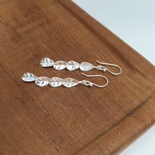 Load image into Gallery viewer, Earring Hook Mini Leafs
