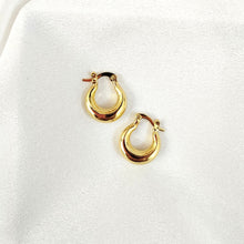 Load image into Gallery viewer, Earring Hoop Vintage Love
