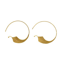 Load image into Gallery viewer, Earring Hoop Leaf Carving
