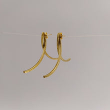 Load image into Gallery viewer, Earring Stud Stick Cross
