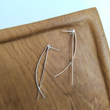 Load image into Gallery viewer, Earring Special Moments
