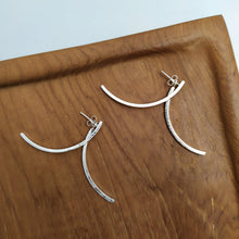 Load image into Gallery viewer, Earring Stud Stick Cross
