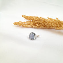 Load image into Gallery viewer, Ring Triangle Gemstone
