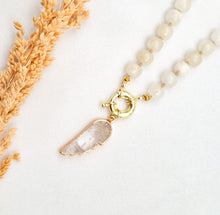 Load image into Gallery viewer, Necklace Knot Big Stone
