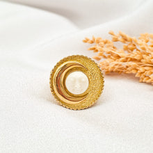 Load image into Gallery viewer, Ring Signet Moon With Bone
