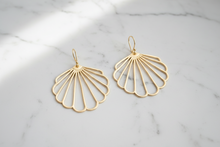 Load image into Gallery viewer, Earring Shell
