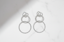 Load image into Gallery viewer, Earring Triple Circle

