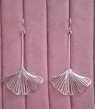 Load image into Gallery viewer, Earring Long Ginkgo
