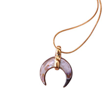 Load image into Gallery viewer, Necklace Shell Moon Black
