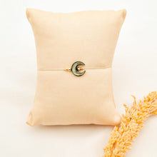 Load image into Gallery viewer, Bracelet Mini Shell Moon Gold String

