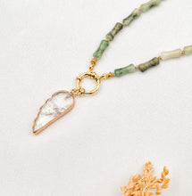 Load image into Gallery viewer, Necklace Knot Big Stone
