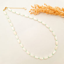 Load image into Gallery viewer, Choker Oval Mother Of Pearl
