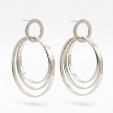 Load image into Gallery viewer, Earring Stud Nobody Knows
