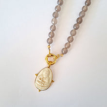 Load image into Gallery viewer, Necklace Knot Big Stone
