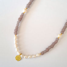 Load image into Gallery viewer, Choker Beads Pearl with charm
