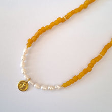Load image into Gallery viewer, Choker Beads Pearl with charm
