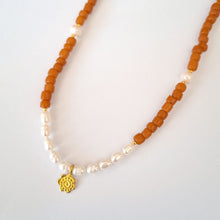 Load image into Gallery viewer, Choker Beads Pearl with charm
