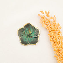 Load image into Gallery viewer, Brass Incense Holder Frangipani
