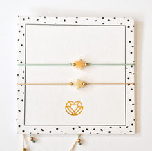 Load image into Gallery viewer, Bracelet Single String with Single Shell &amp; Gemstone
