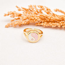 Load image into Gallery viewer, Ring Enamel Yin Yang
