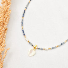 Load image into Gallery viewer, Choker Stone Heart Mother of Pearl
