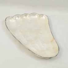 Load image into Gallery viewer, Decorative Trinket Plate Shell Line Gold/Silver
