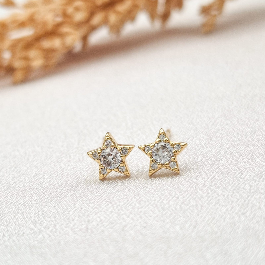 Earring Stud Sparkling Star