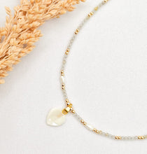 Load image into Gallery viewer, Choker Stone Heart Mother of Pearl
