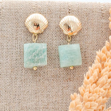 Load image into Gallery viewer, Earring Stud Shell with Gemstone &amp; Pearl
