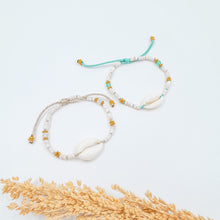 Load image into Gallery viewer, Bracelet Cowrie Shell Natural Heishi
