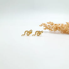 Load image into Gallery viewer, Earring Stud Mini Snake Green Zircone
