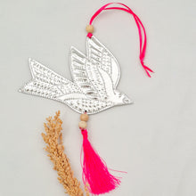 Load image into Gallery viewer, Ornament Aluminium With Tassel
