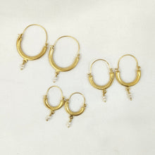 Load image into Gallery viewer, Earring Khalesi Antique Pearl
