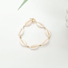 Load image into Gallery viewer, Bracelet Cowrie Magic Mermaid
