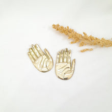 Load image into Gallery viewer, Brass Incense Holder Hand
