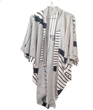Load image into Gallery viewer, Kimono Lipat Medium
